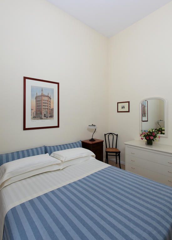 Residence Liberty Parma Bagian luar foto