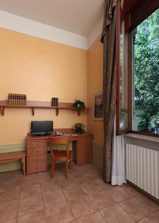Residence Liberty Parma Bagian luar foto