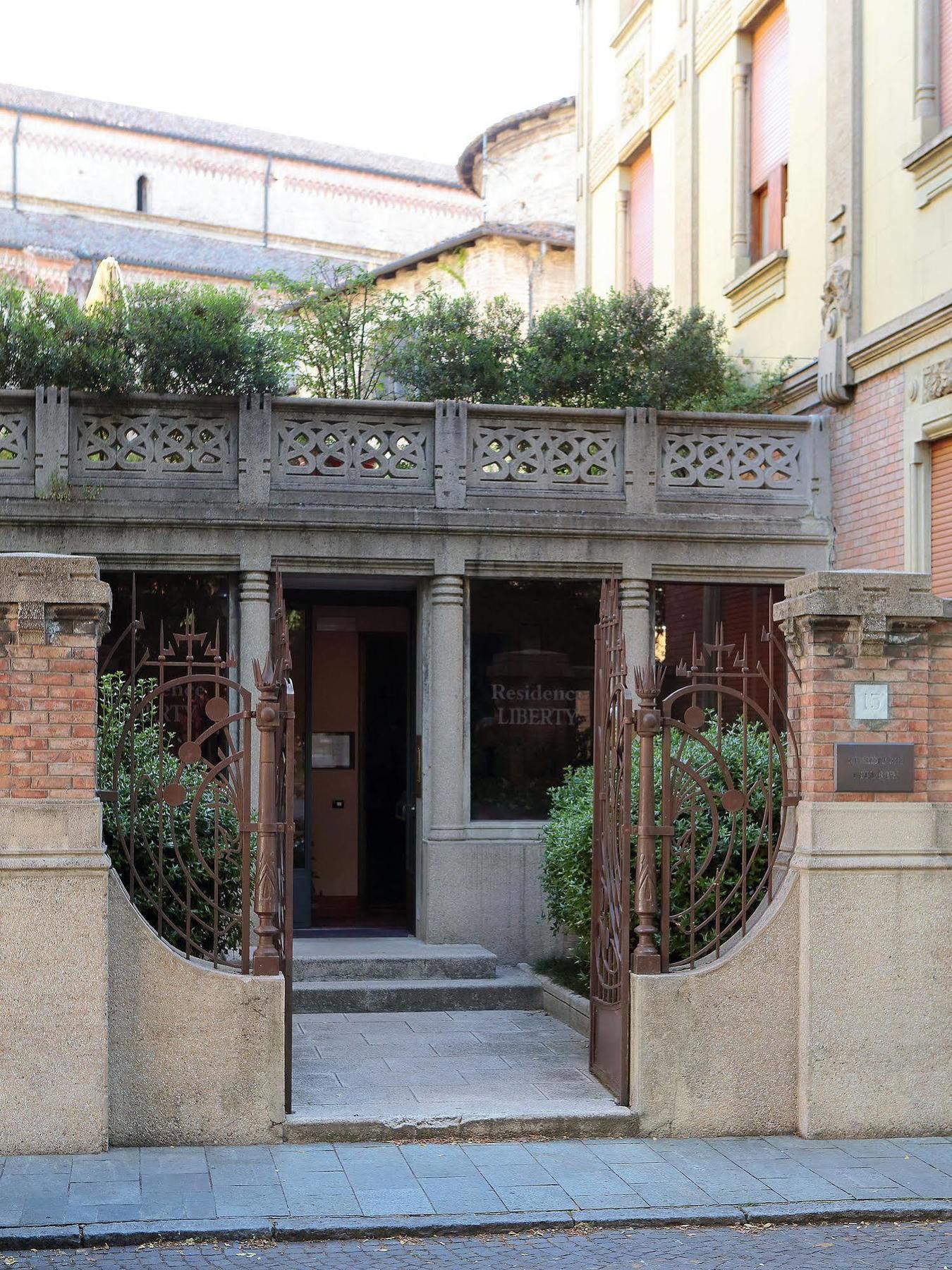 Residence Liberty Parma Bagian luar foto